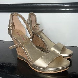 Lily Pulitzer Gold heals